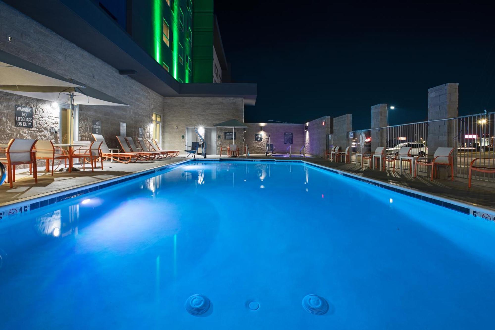 Holiday Inn Glendale - Stadium & Ent Dist By Ihg Экстерьер фото