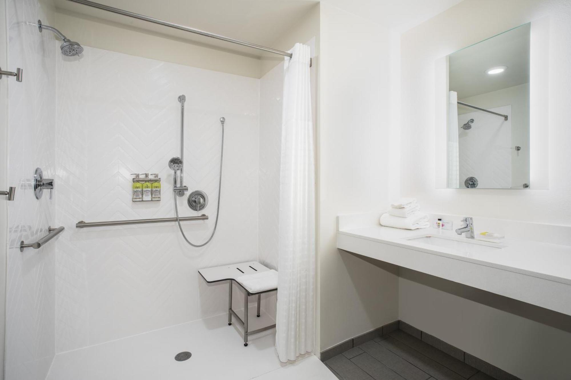 Holiday Inn Glendale - Stadium & Ent Dist By Ihg Экстерьер фото